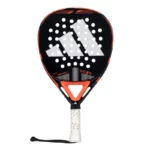 Het Adidas Cross It Team 2025 racket is bedoeld voor gevorderde spelers die op zoek zijn naar optimale prestaties gecombineerd met ongeëvenaarde controle.