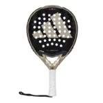 De Adidas Metalbone CTRL 3.4 2025 Paddle is ontworpen voor spelers die van controle houden en op zoek zijn naar een technologisch pakket dat net zo uniek is als deze.