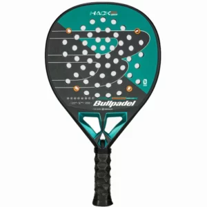 Het nieuwe Bullpadel Hack 04 Hybrid 25 racket is gericht op gevorderde of professionele spelers dankzij de combinatie van kracht en controle. Ideaal voor spelers die op zoek zijn naar een racket dat de balans biedt tussen kracht en controle.